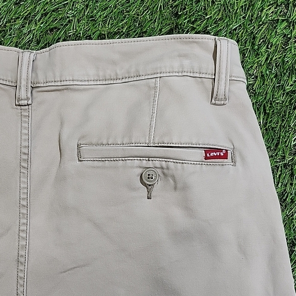 Levi's Men's Light Gray Chinos Vintage - Picture 2 of 7